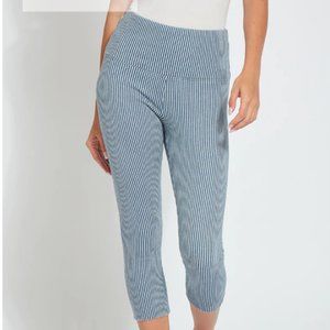 NWT LYSEE' Denim Capri Pinstripe Pattern